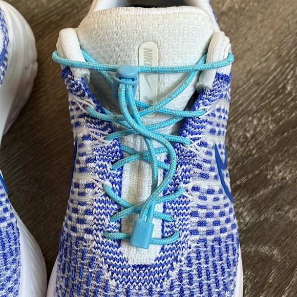 Nike - Picture 13 of 17